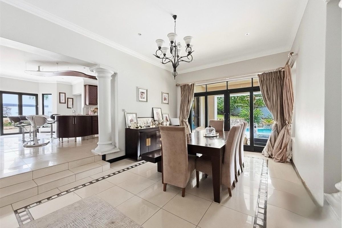 Spacious Luxury Family Home in Dainfern Valley Estate - Photo 4