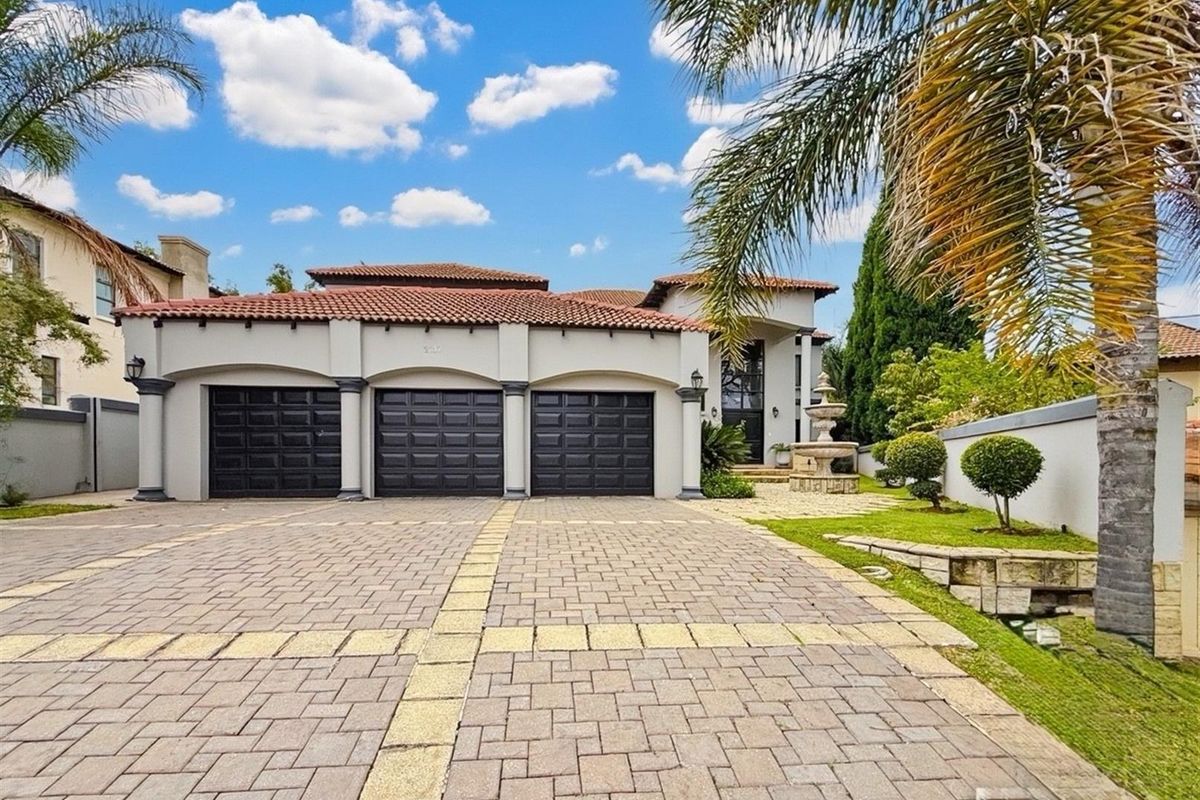 Spacious Luxury Family Home in Dainfern Valley Estate - Photo 2