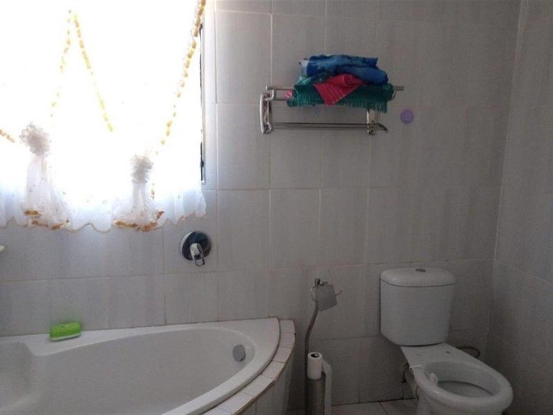 House For Sale in Lawley, Johannesburg - Photo 9