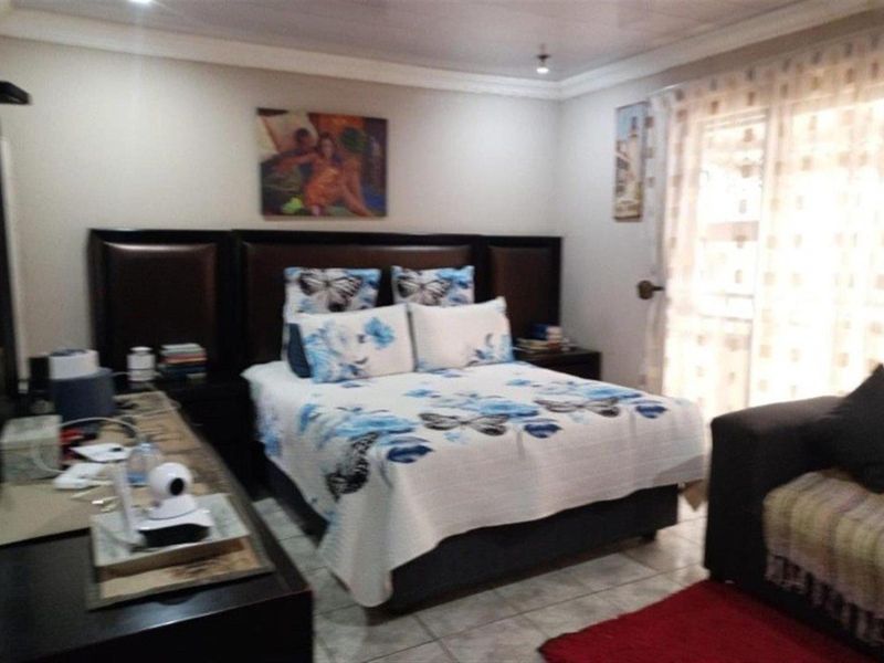 House For Sale in Lawley, Johannesburg - Photo 6