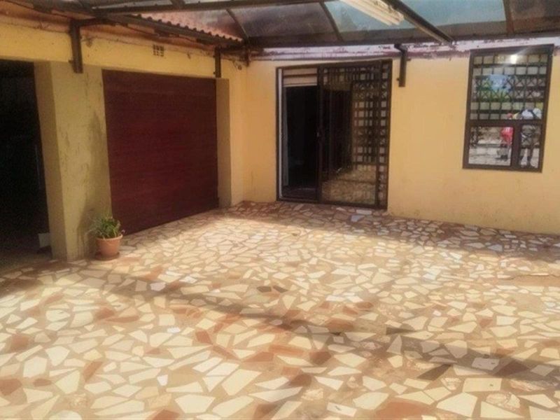 House For Sale in Lawley, Johannesburg - Photo 3