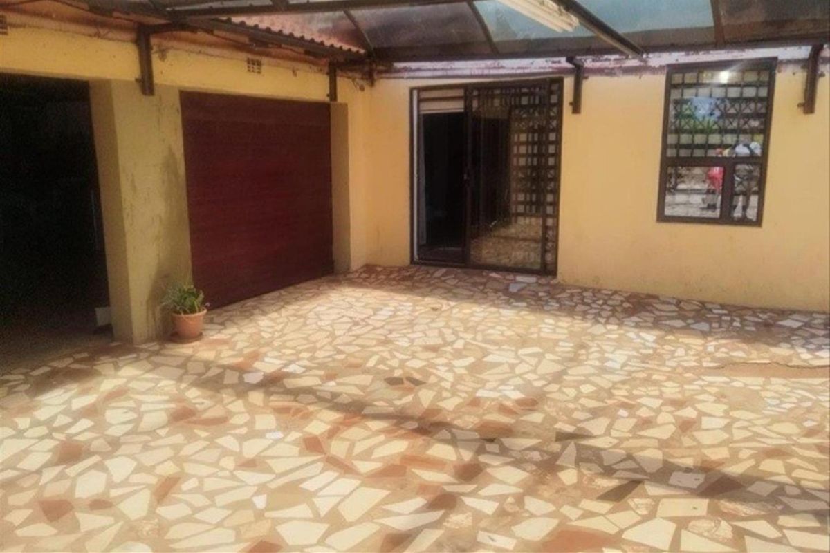 House For Sale in Lawley, Johannesburg - Photo 3