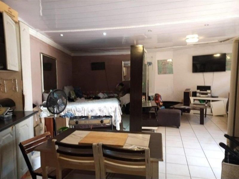 House For Sale in Lawley, Johannesburg - Photo 5