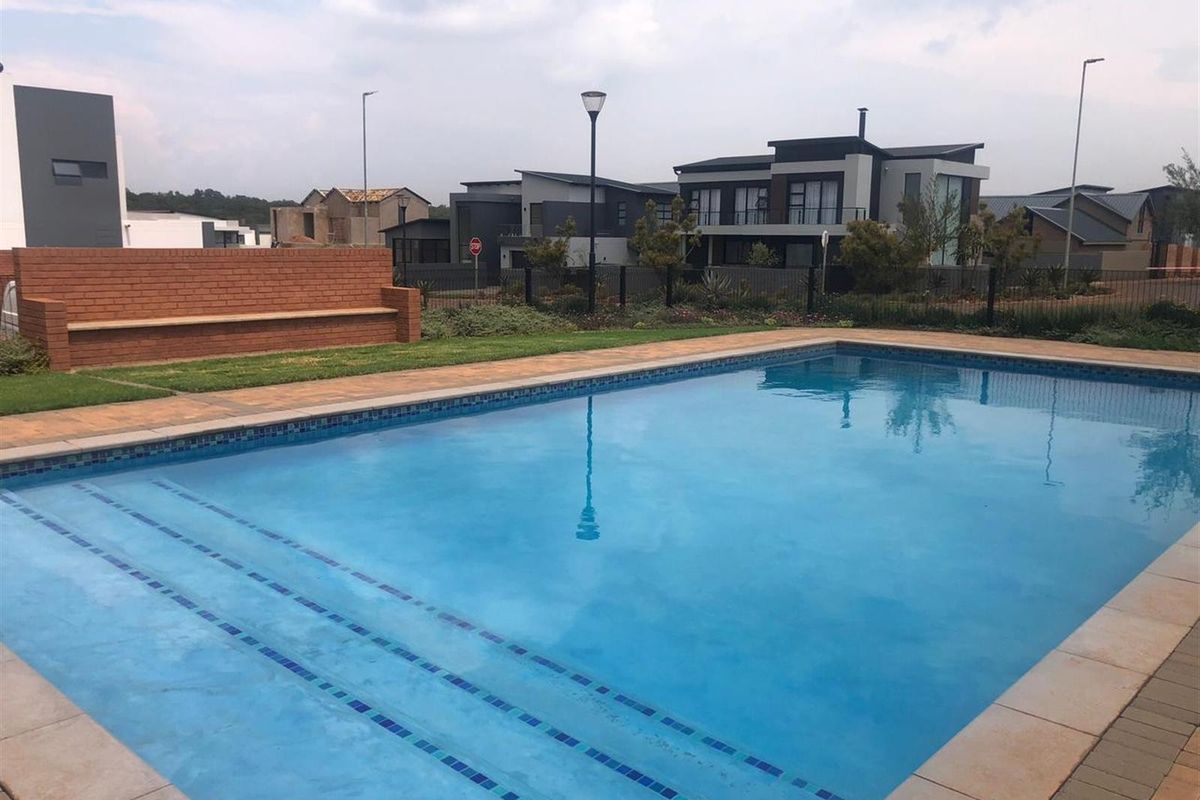 4 Bedroom House For Sale in Fountainbrook Estate, Midstream Estate, Centurion - Photo 4