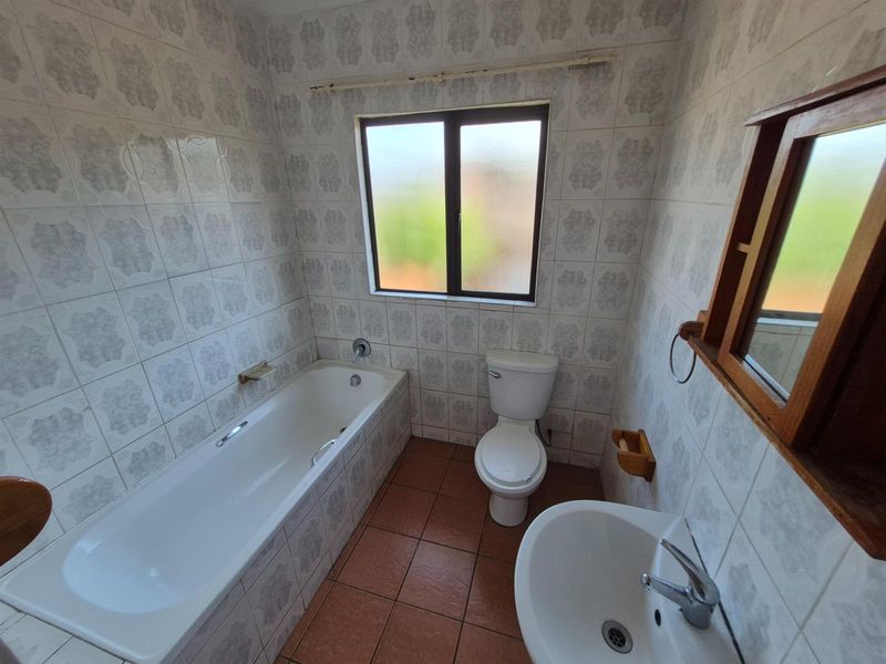 Duplex For Sale in Montclair, Durban, KwaZulu Natal - Photo 9