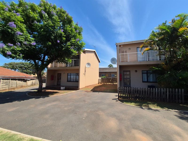 Duplex For Sale in Montclair, Durban, KwaZulu Natal - Photo 2
