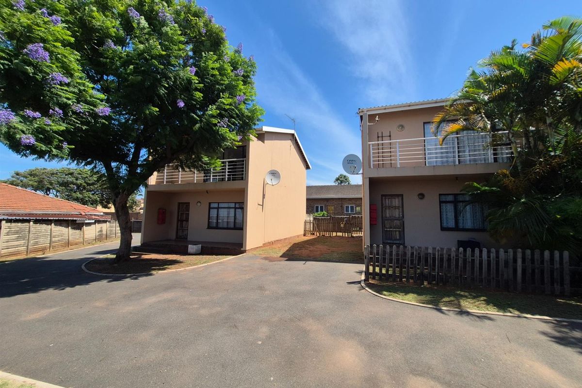 Duplex For Sale in Montclair, Durban, KwaZulu Natal - Photo 2