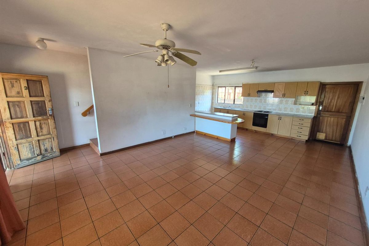 Duplex For Sale in Montclair, Durban, KwaZulu Natal - Photo 3