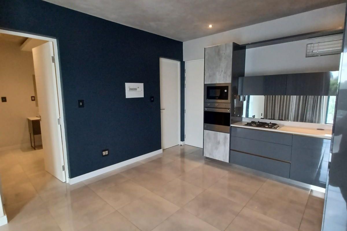 Apartment For Sale in Houghton Estate, Johannesburg - Photo 2