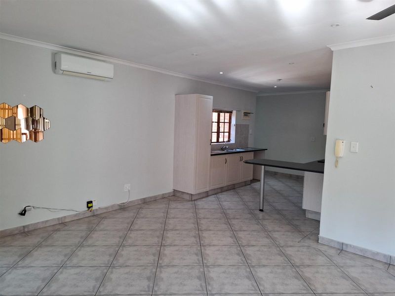 2 Bedroom spacious corner unit in eco estate - Photo 2