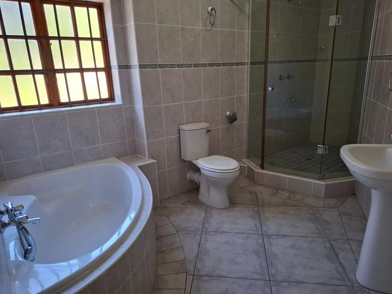 2 Bedroom spacious corner unit in eco estate - Photo 10