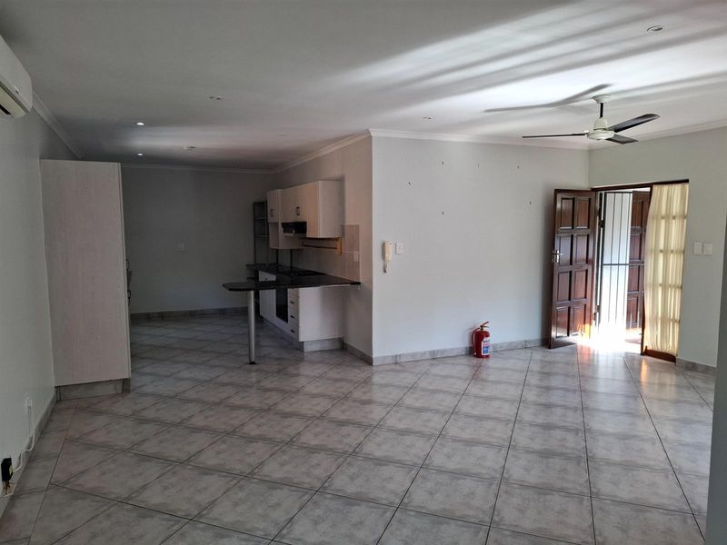 2 Bedroom spacious corner unit in eco estate - Photo 6