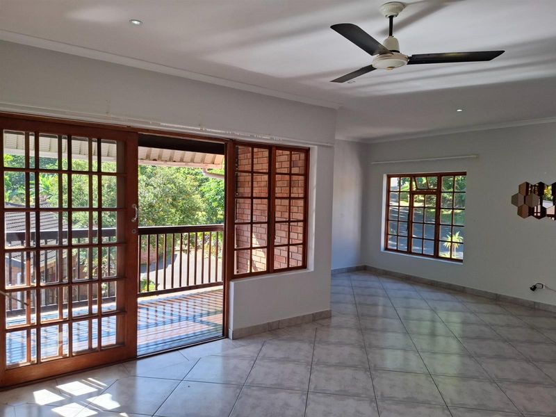 2 Bedroom spacious corner unit in eco estate - Photo 4