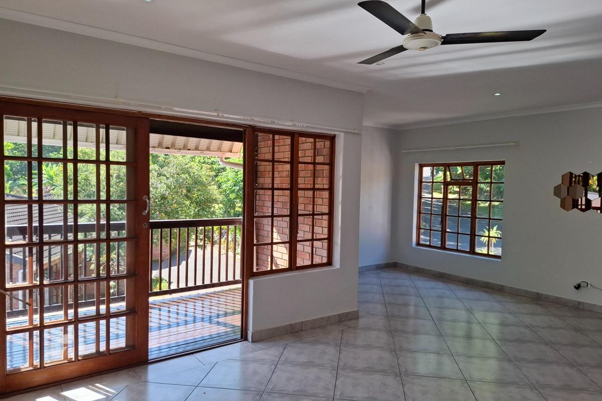 2 Bedroom spacious corner unit in eco estate - Photo 4