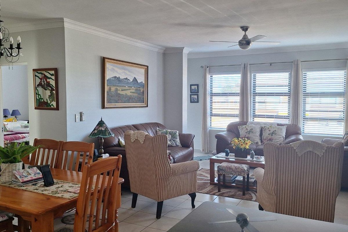 House For Sale in Albertinia - Photo 5