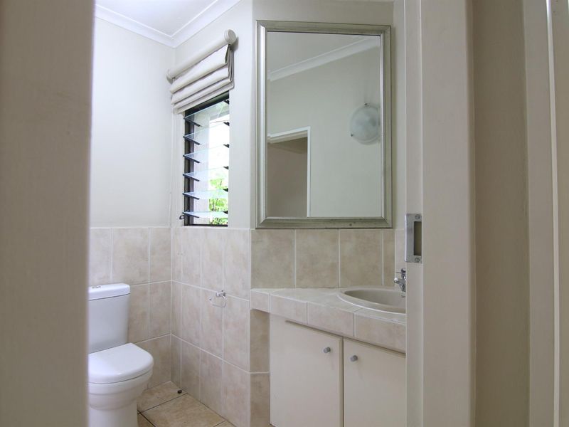 Beautiful North-Facing Family Home Overlooking the Greenbelt - Photo 8