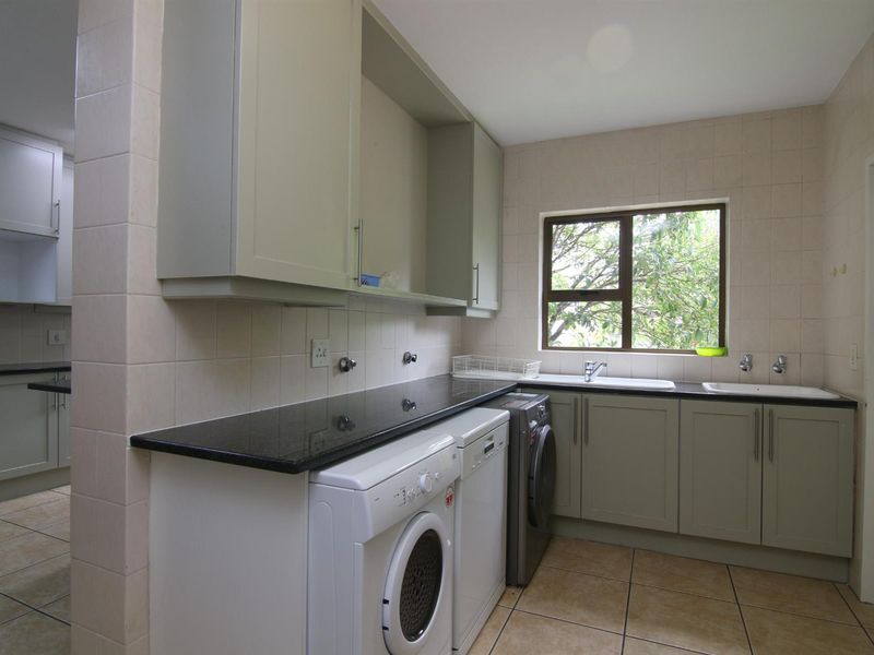 Beautiful North-Facing Family Home Overlooking the Greenbelt - Photo 6