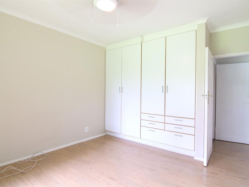 Beautiful North-Facing Family Home Overlooking the Greenbelt - Photo 9