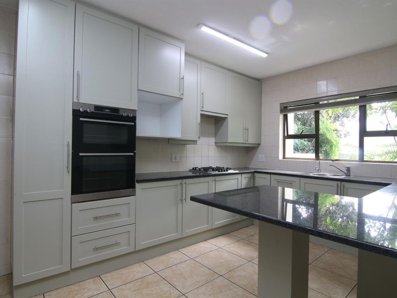 Beautiful North-Facing Family Home Overlooking the Greenbelt - Photo 5