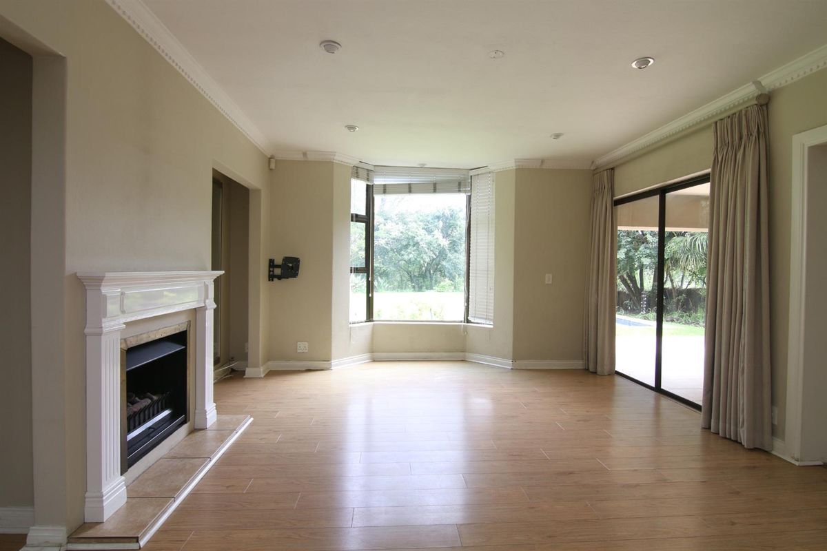 Beautiful North-Facing Family Home Overlooking the Greenbelt - Photo 3