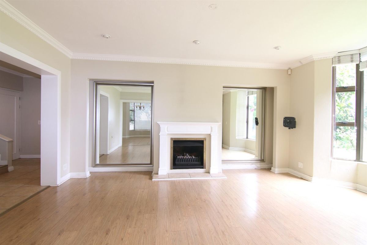 Beautiful North-Facing Family Home Overlooking the Greenbelt - Photo 2