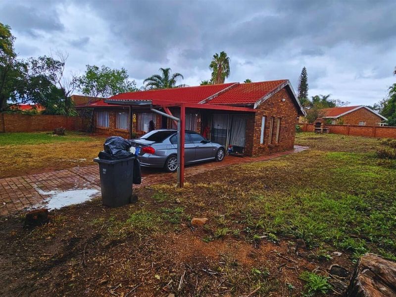 House For Sale in Karenpark, Akasia - Photo 1
