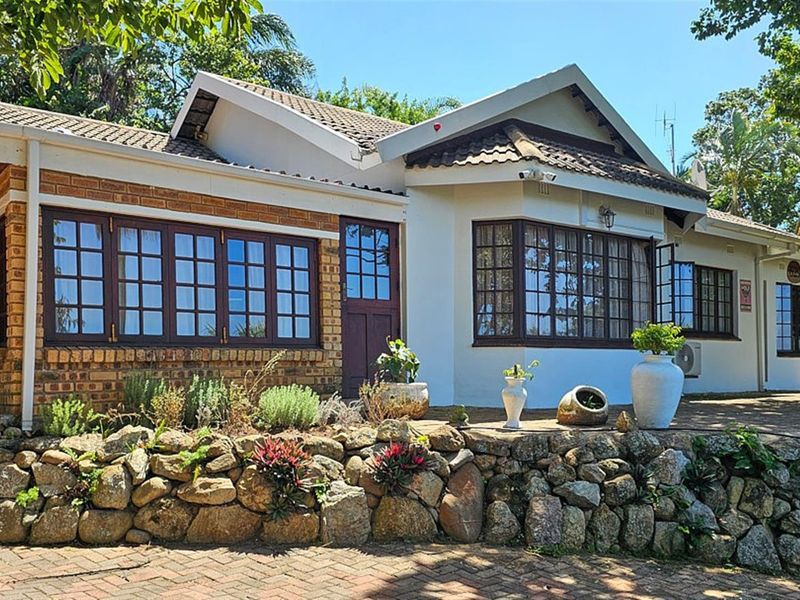 Welcoming Family house with Modern Upgrades - Photo 3