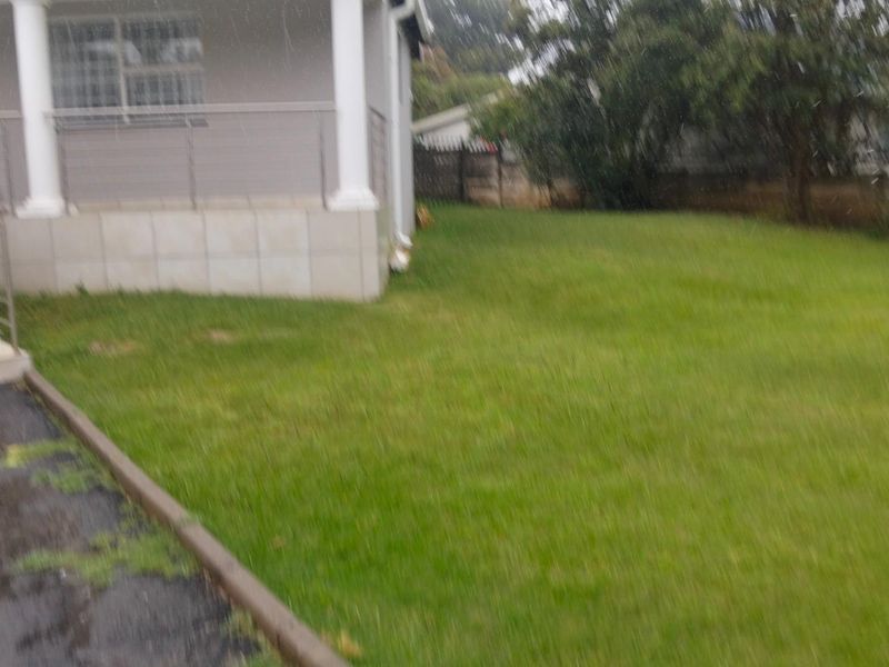 6 Beds 2 Baths 1 Servants Quarters, Single Garage, 4 Carports, 1192sqm  Variety of 12 Fruit Trees - Photo 4