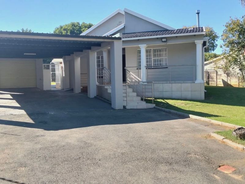 6 Beds 2 Baths 1 Servants Quarters, Single Garage, 4 Carports, 1192sqm  Variety of 12 Fruit Trees - Photo 2