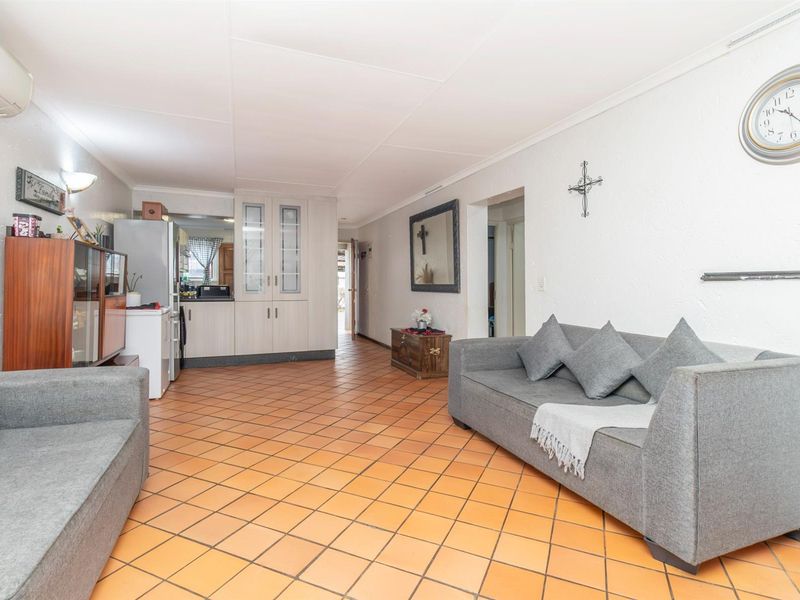 ​AFFORDABLE SINGLE-STOREY UNIT, PET-FRIENDLY WITH GARDEN... AND NO STAIRS! - Photo 4