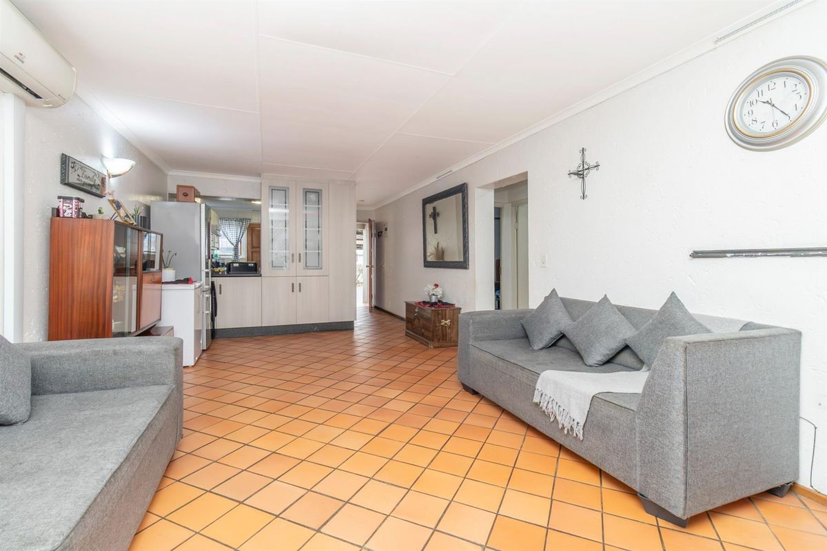 ​AFFORDABLE SINGLE-STOREY UNIT, PET-FRIENDLY WITH GARDEN... AND NO STAIRS! - Photo 4