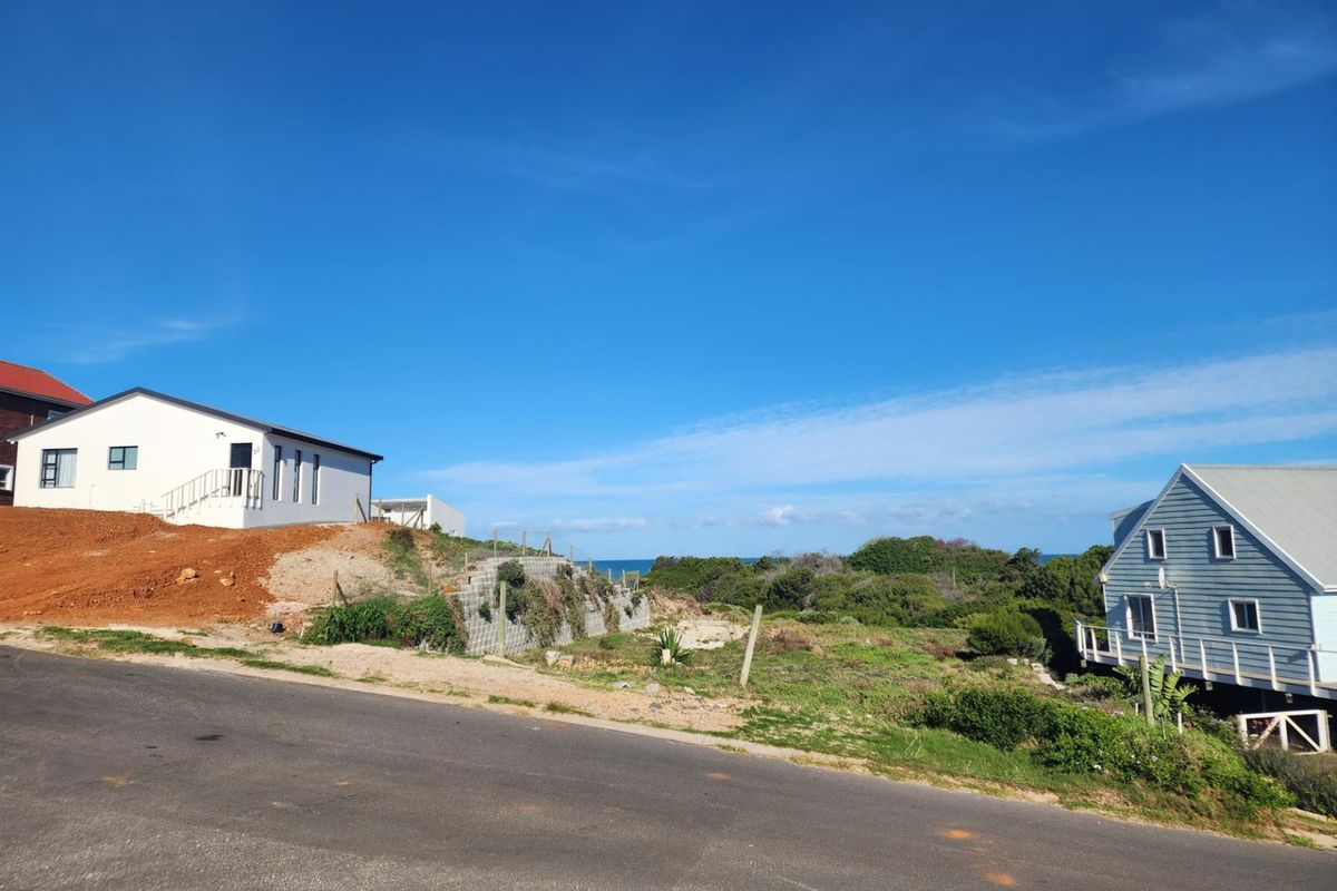 Views from this corner stand in Paradise Beach Eastern Cape - Photo 2