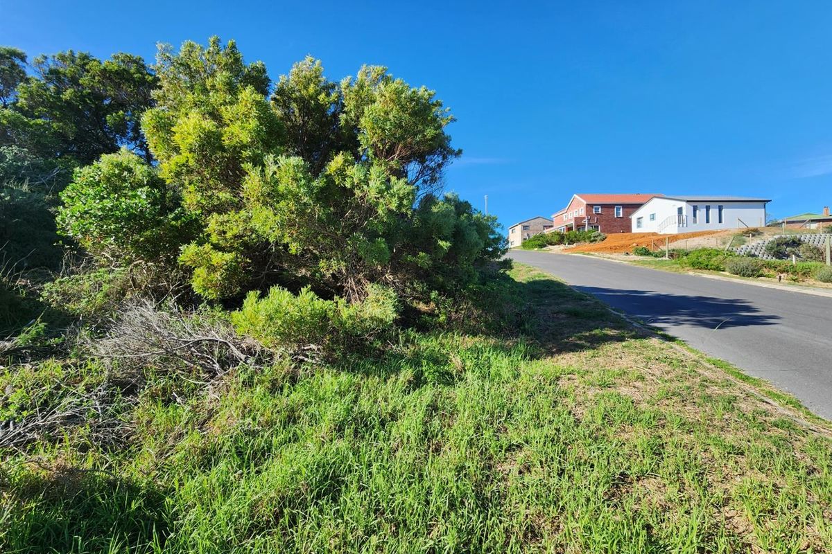 Views from this corner stand in Paradise Beach Eastern Cape - Photo 3