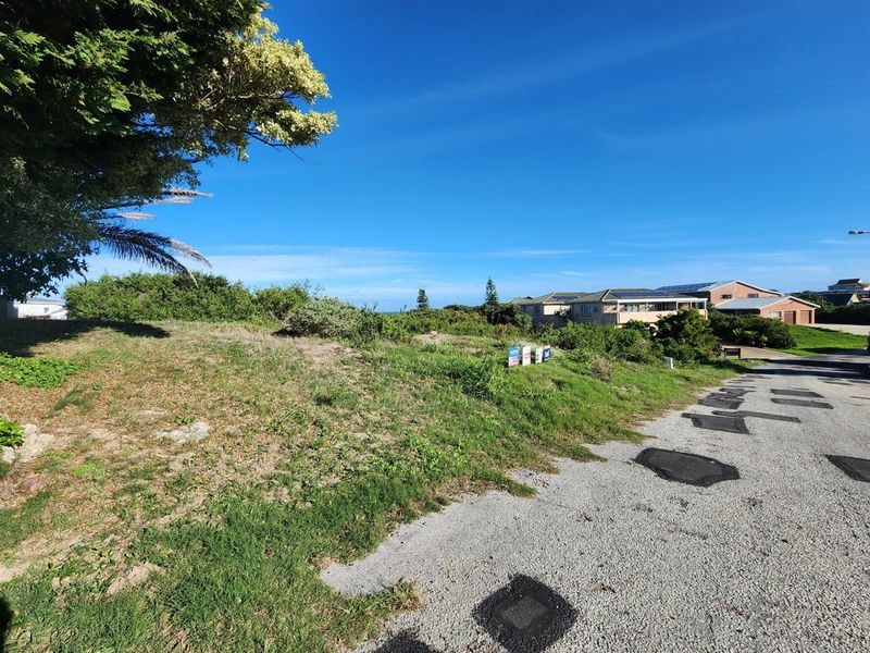 Views from this corner stand in Paradise Beach Eastern Cape - Photo 4