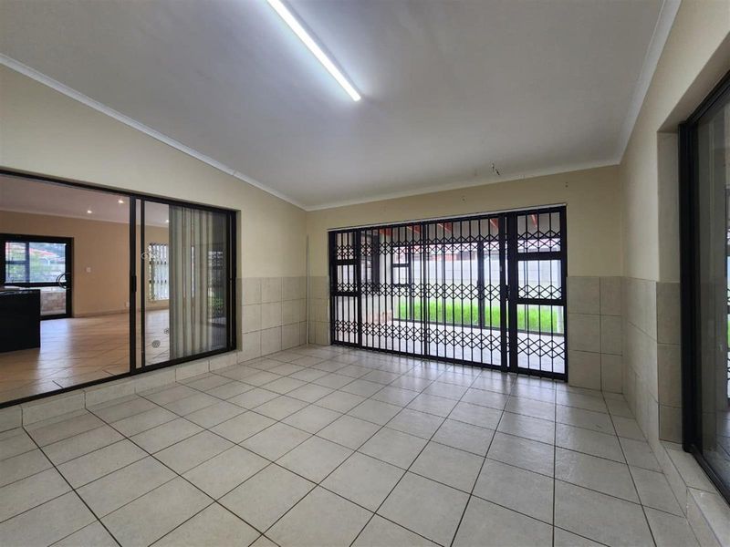 It's the size that counts in this home with 4 garages and a store room - Photo 10