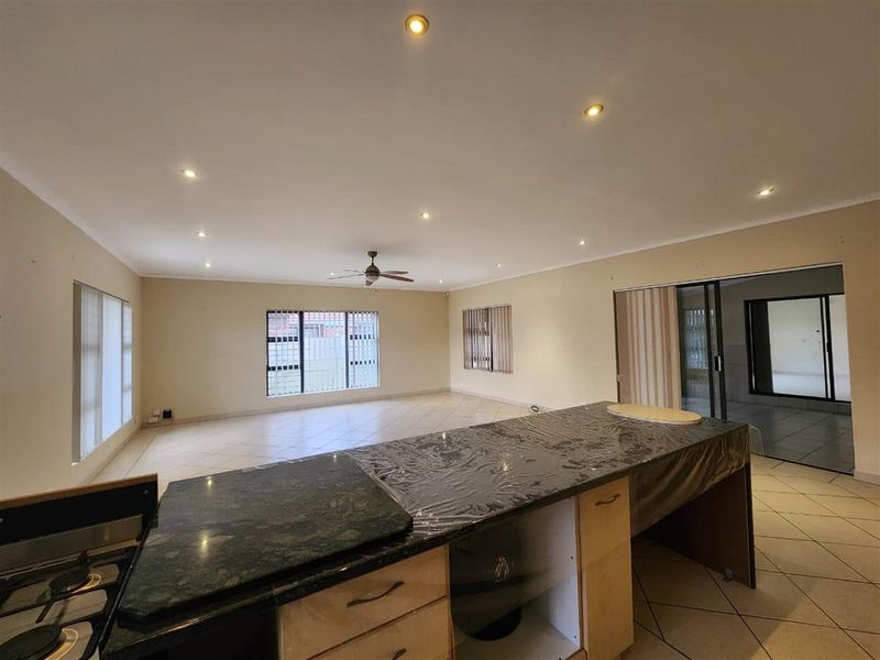 It's the size that counts in this home with 4 garages and a store room - Photo 5