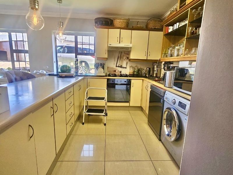 House For Sale in Mossel Bay Golf Estate, Mossel Bay - Photo 7