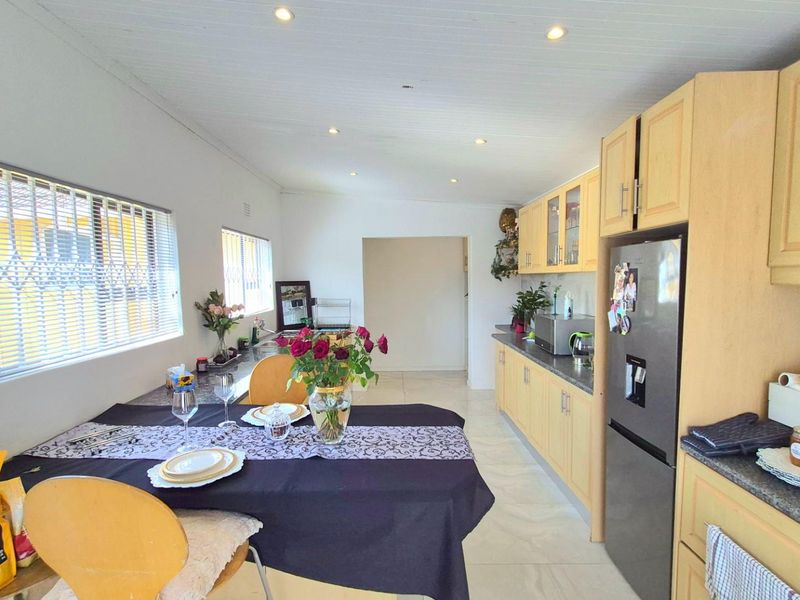 Modern 4-Bedroom Home with Large Plot - Endless Development Potential - Photo 3