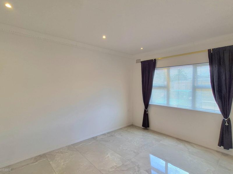 Modern 4-Bedroom Home with Large Plot - Endless Development Potential - Photo 10