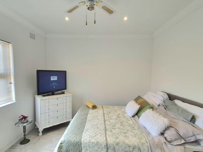 Modern 4-Bedroom Home with Large Plot - Endless Development Potential - Photo 8