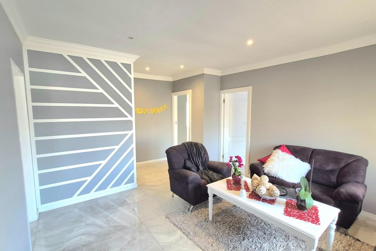 Modern 4-Bedroom Home with Large Plot - Endless Development Potential - Photo 5