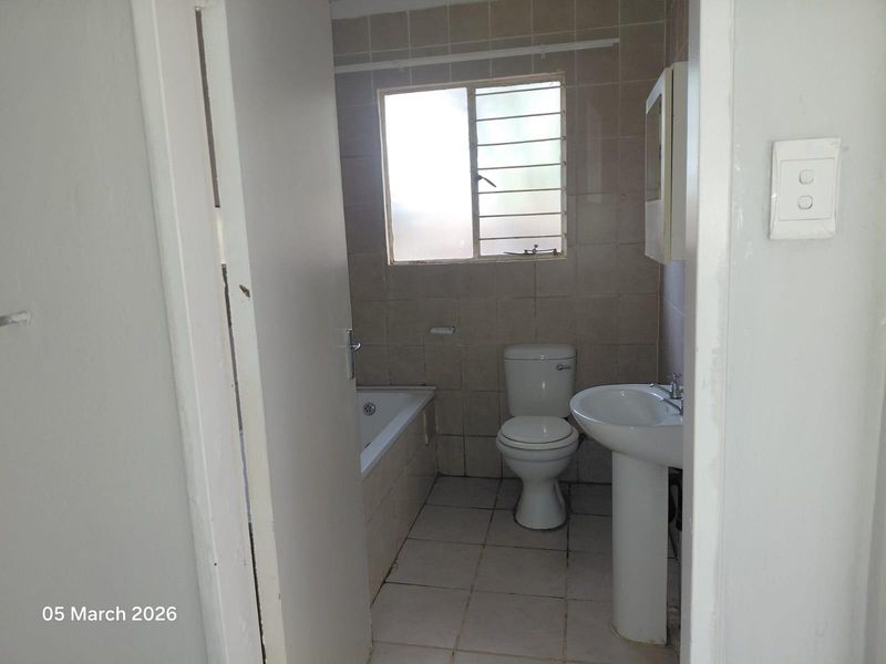 1-BEDROM COTTAGE AVAILABLE IMMEDIATELY - Photo 2