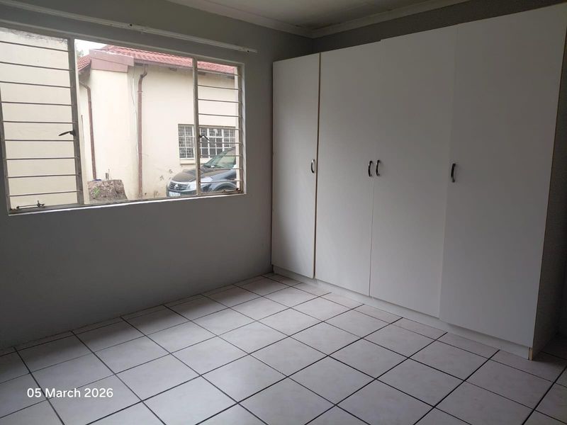 1-BEDROM COTTAGE AVAILABLE IMMEDIATELY - Photo 3