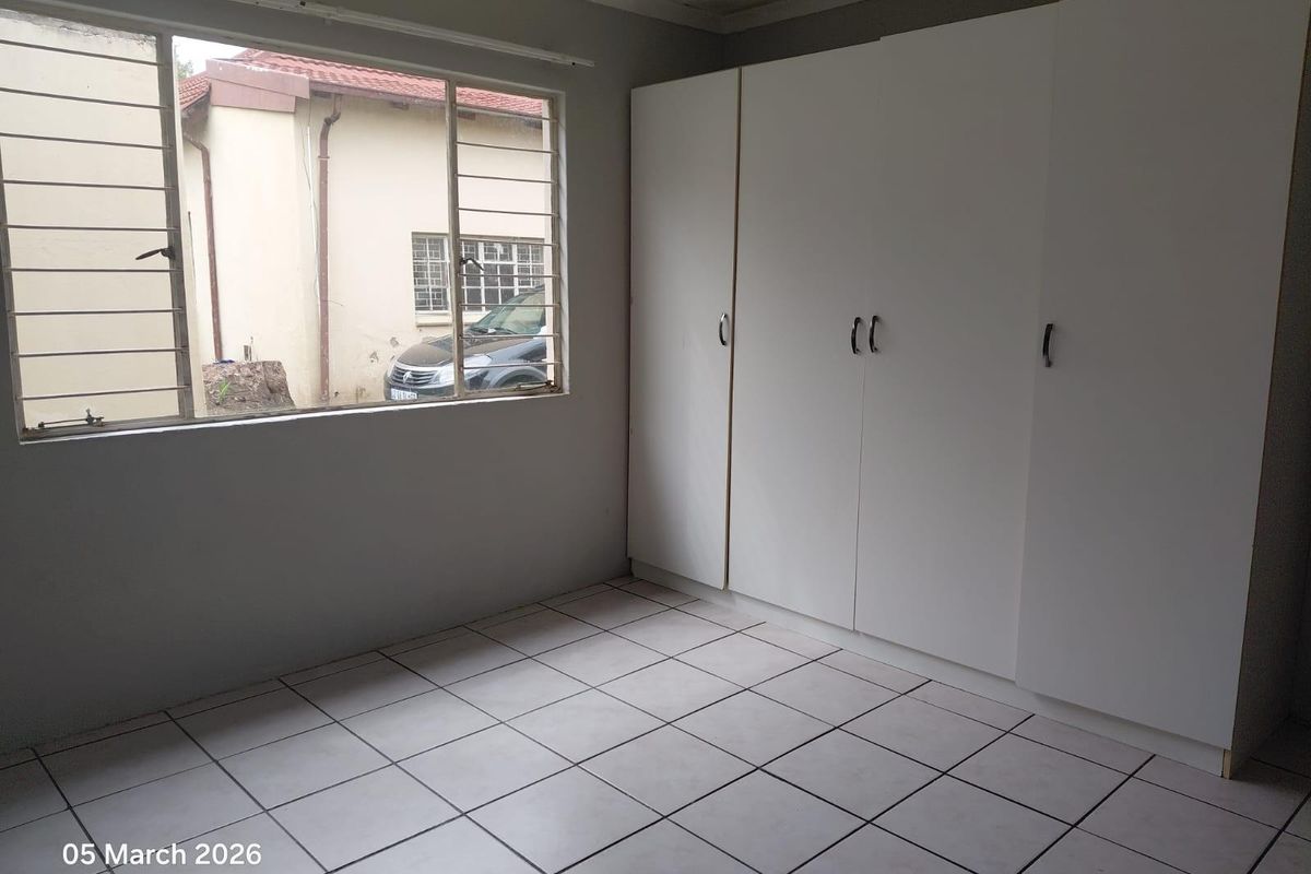 1-BEDROM COTTAGE AVAILABLE IMMEDIATELY - Photo 3