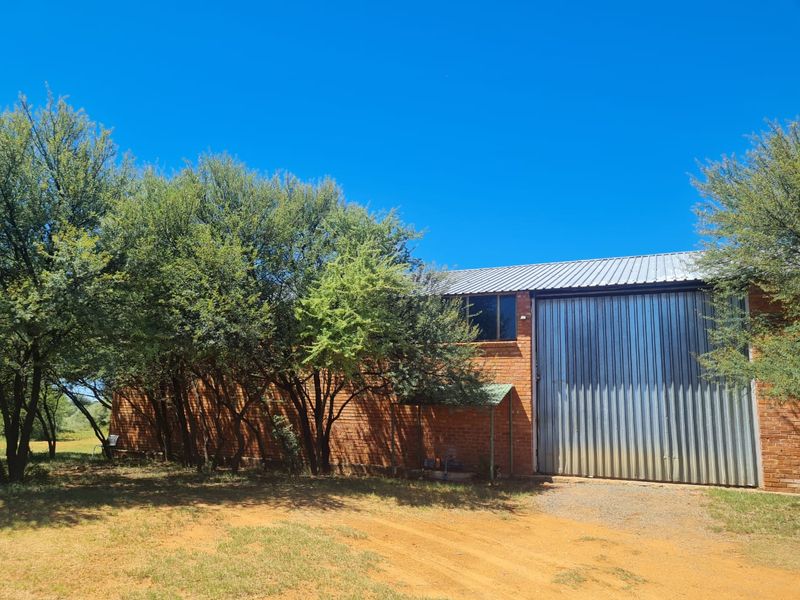 A Rare African Legacy Estate | 2,510 Hectare Luxury Game Farm Near Kimberley - Photo 8