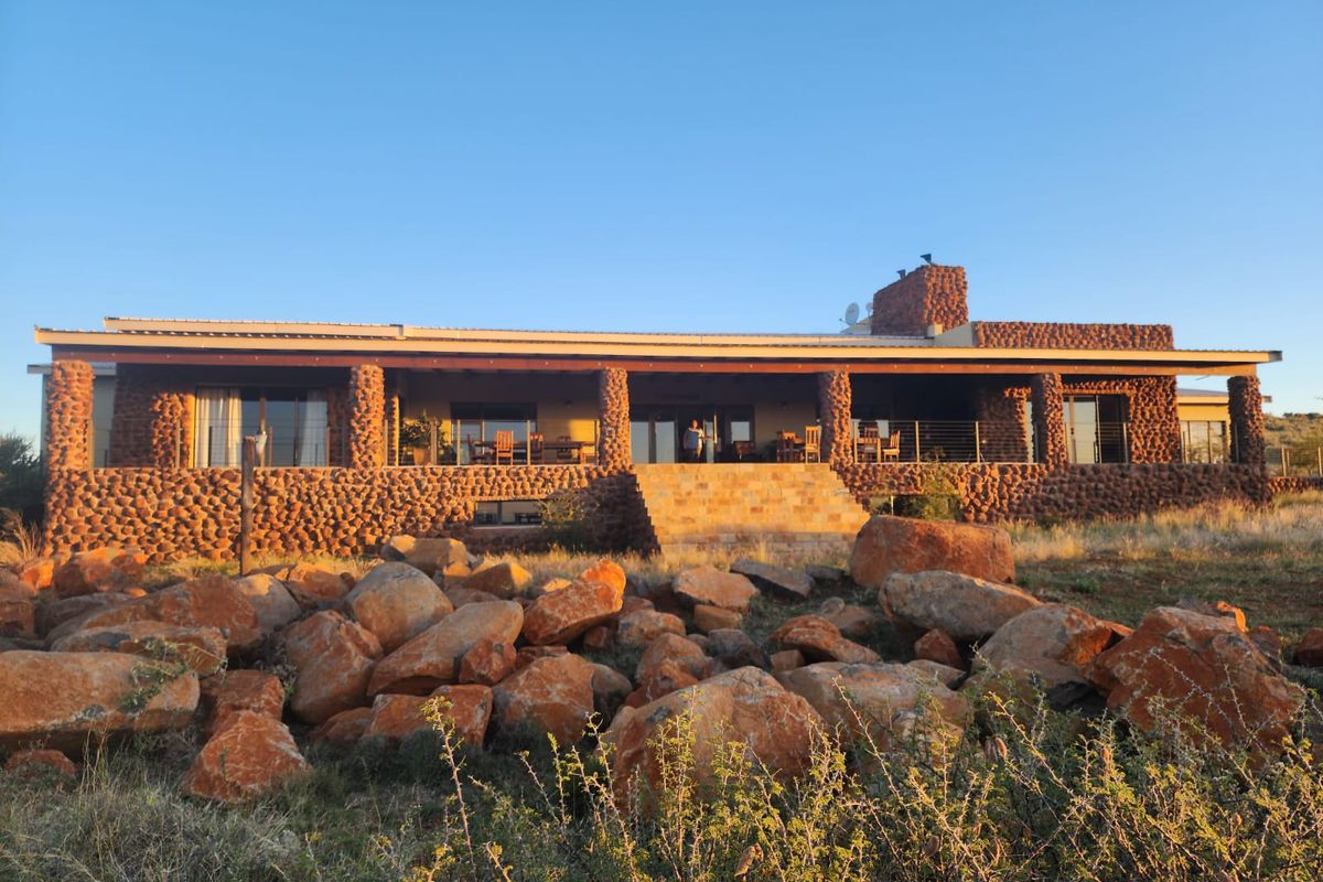 A Rare African Legacy Estate | 2,510 Hectare Luxury Game Farm Near Kimberley - Photo 2