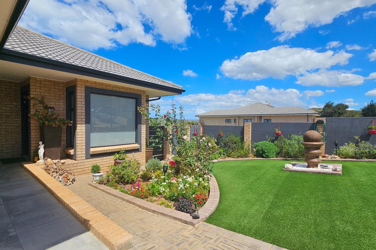 House For Sale in Hartenbos - Photo 2