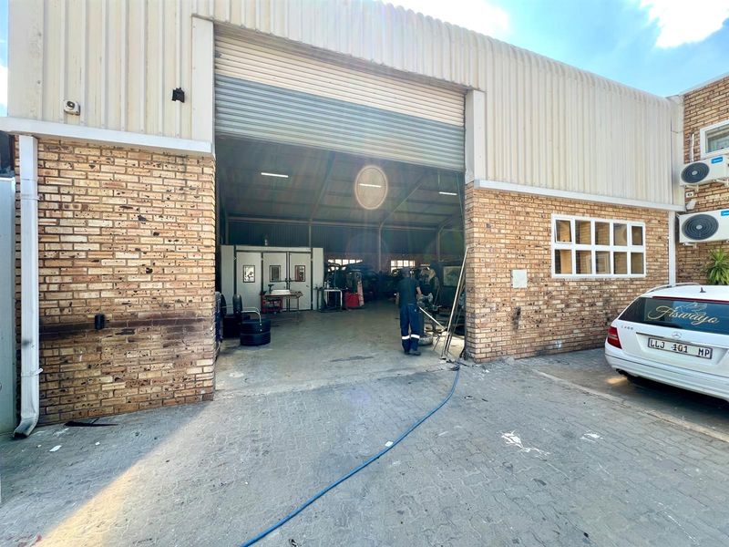 Factory For Sale in Kya Sands, Randburg - Photo 4