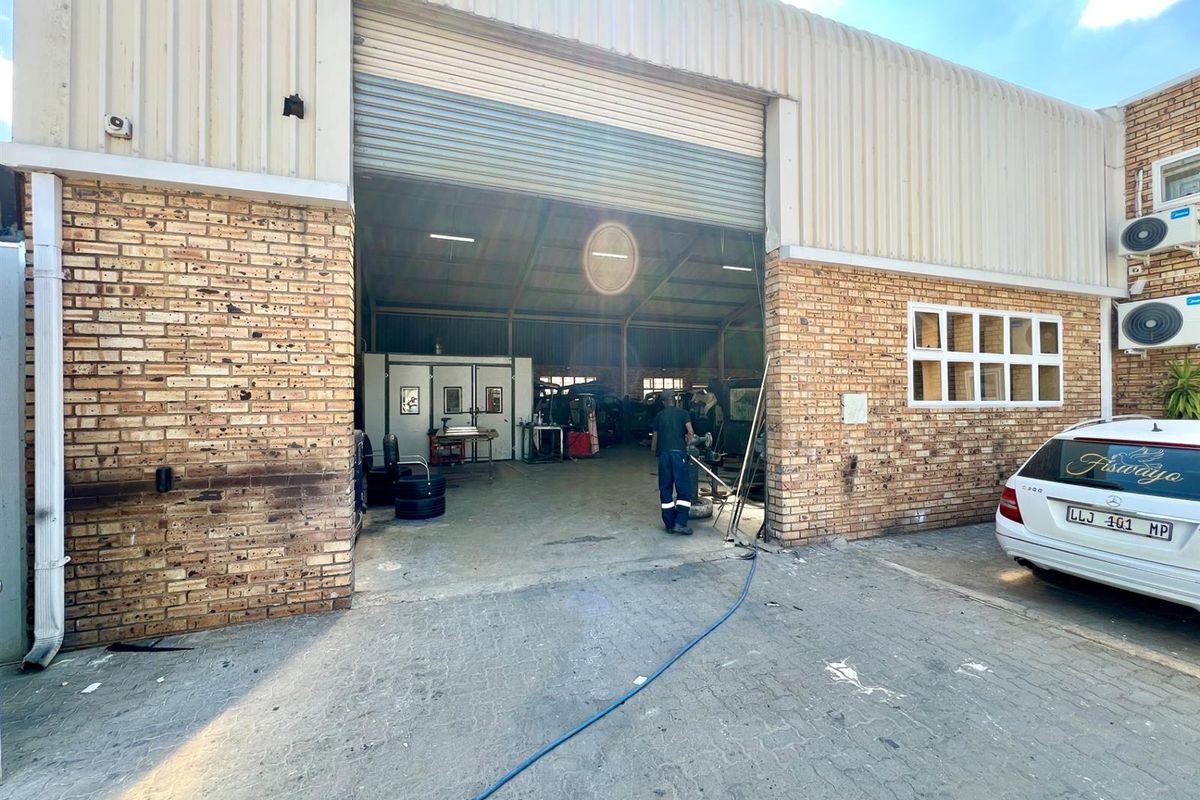 Factory For Sale in Kya Sands, Randburg - Photo 4