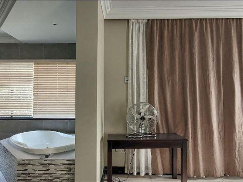 Spacious 3-Bedroom Apartment in Prestigious Zimbali Estat - Photo 10